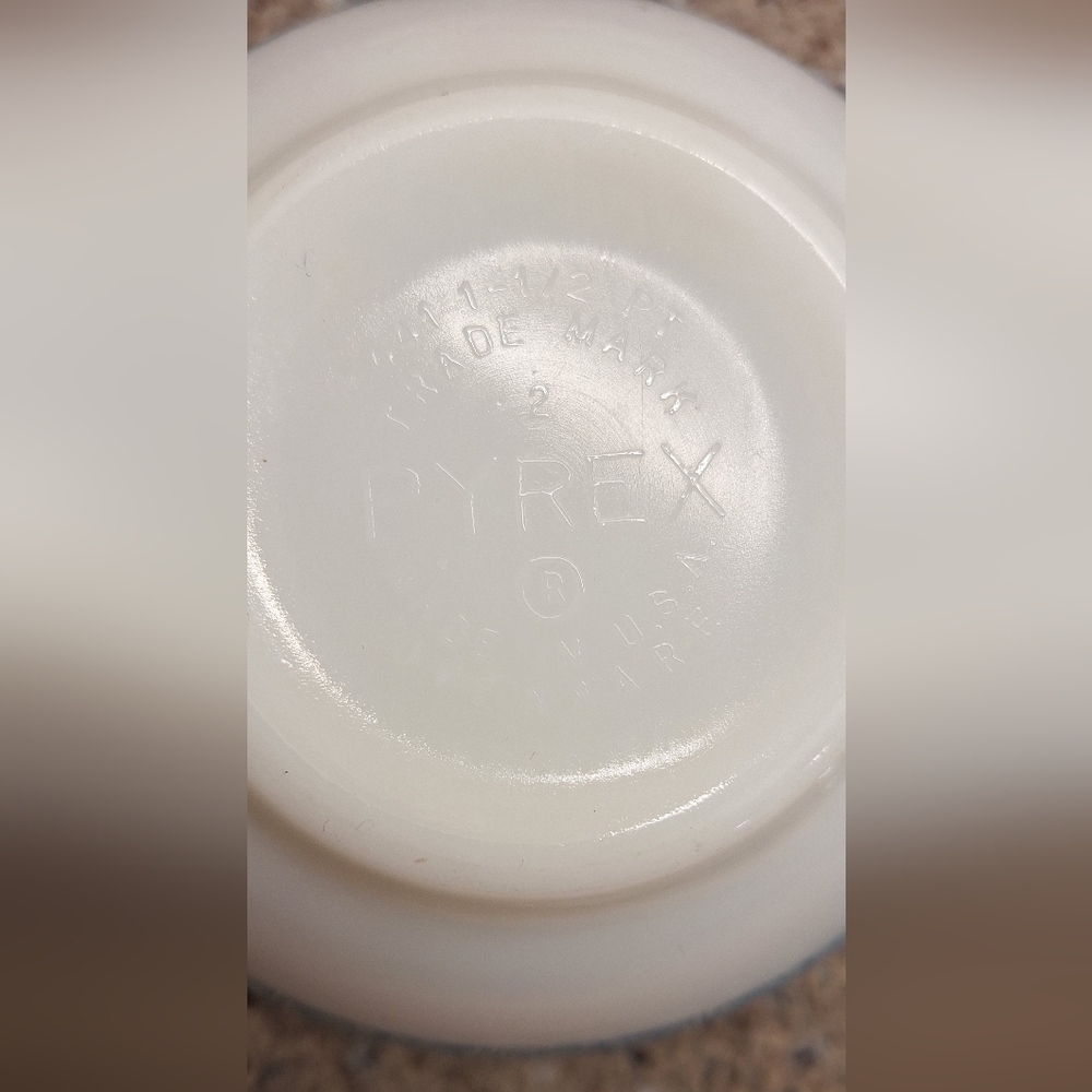 Vintage Pyrex Horizon Blue Cinderalla Mixing Bowl - Picture 6 of 9